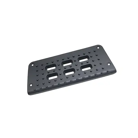 Tapete do Estribo Central Lado Esquerdo Preto para Volkswagen Constellation 2T28216859B9