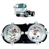 Farol Duplo Diagonal - LD Ford Cargo 2000 Ate 2006 Pradolux 1C4513005SBB